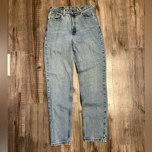 Vintage Levi’s 512 Slim Fit Straight Leg 8 Regular